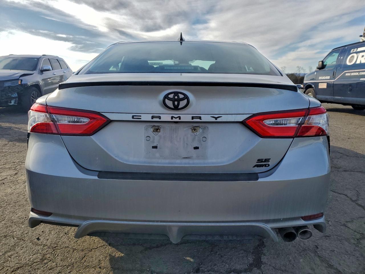 2020 TOYOTA CAMRY SE photo 6