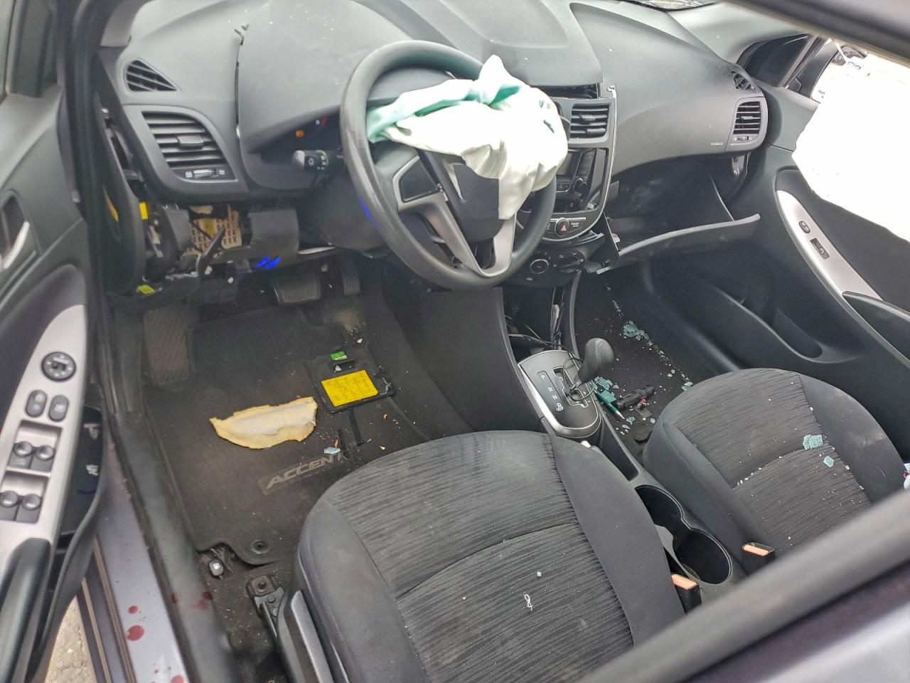 2016 HYUNDAI ACCENT SE photo 8