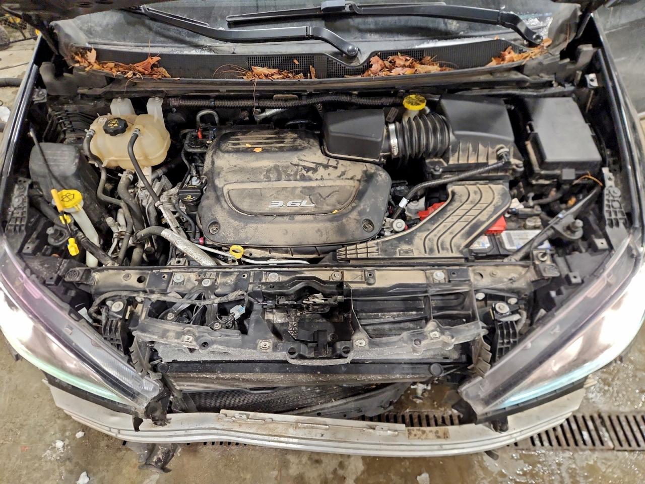 2019 CHRYSLER PACIFICA TOURING L photo 12