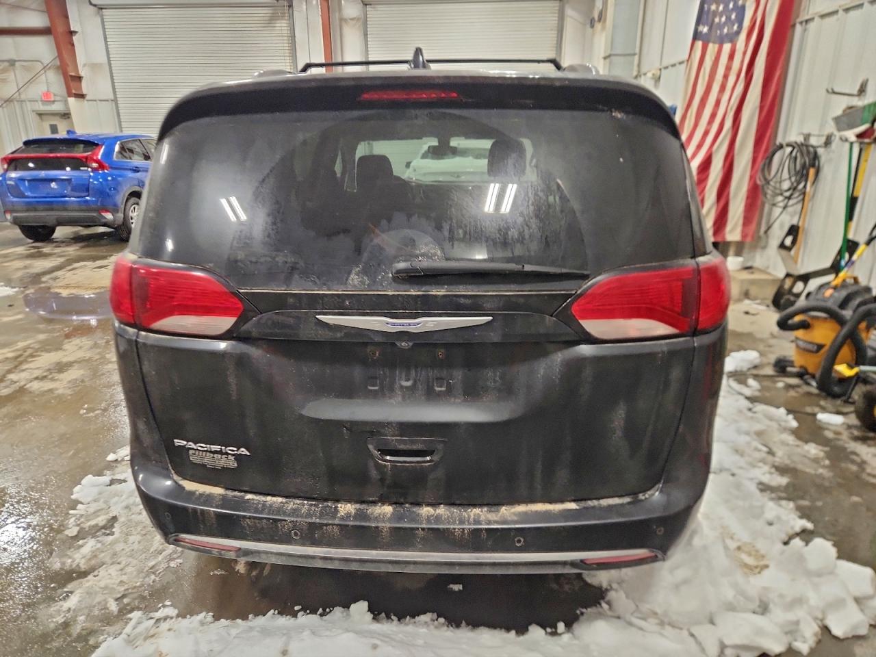 2019 CHRYSLER PACIFICA TOURING L photo 6