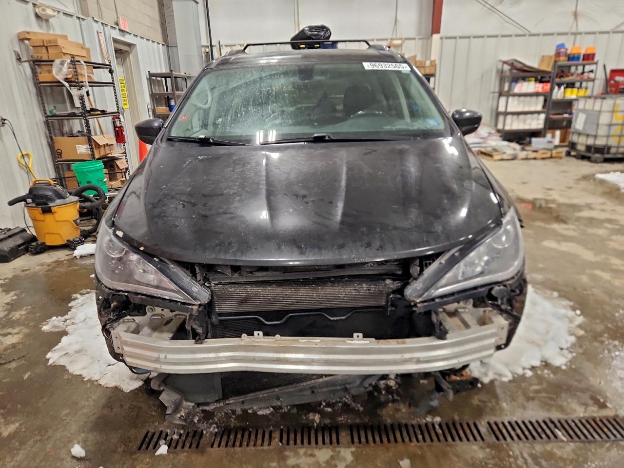 2019 CHRYSLER PACIFICA TOURING L photo 5