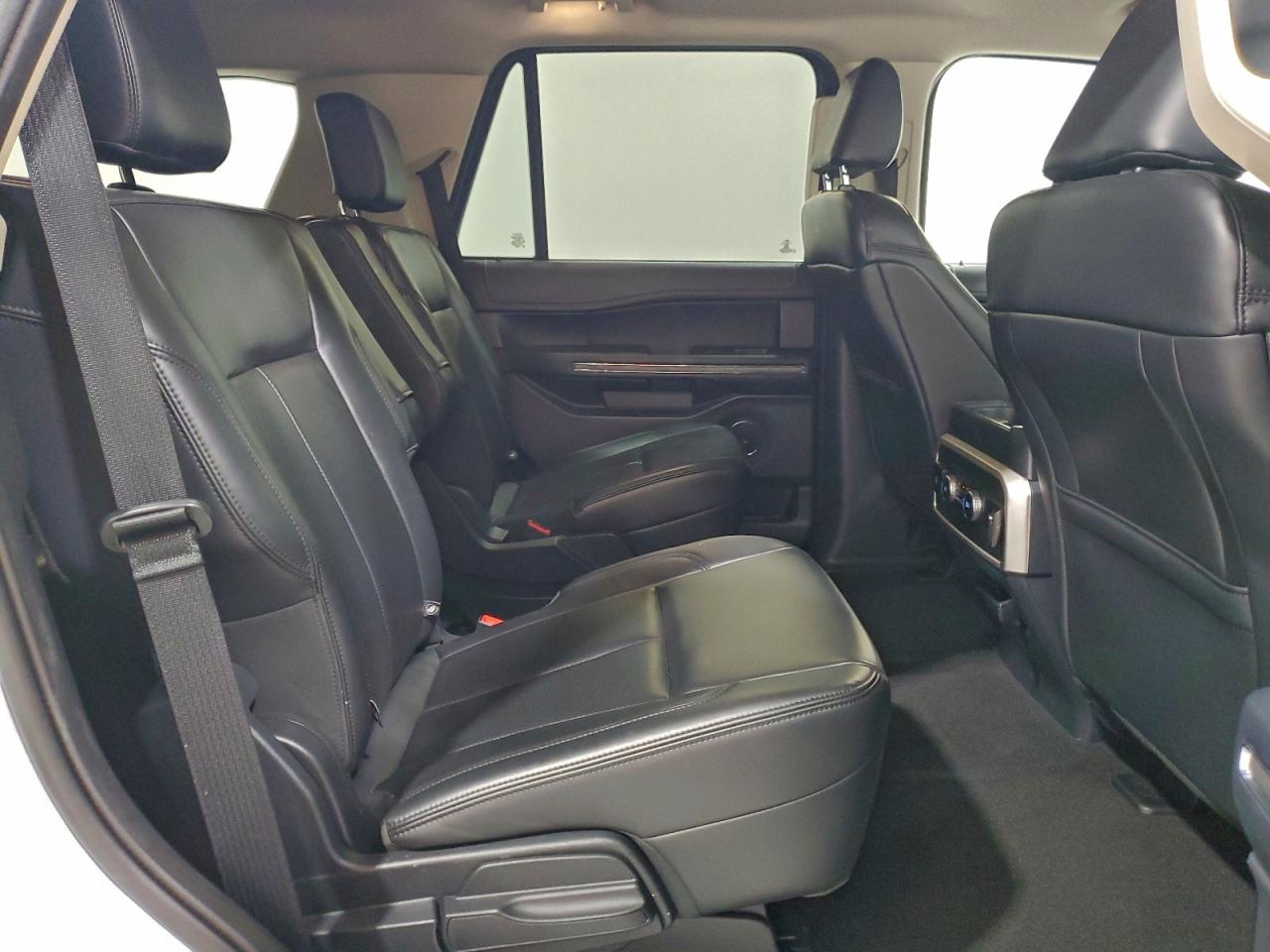 2024 FORD EXPEDITION XLT photo 11