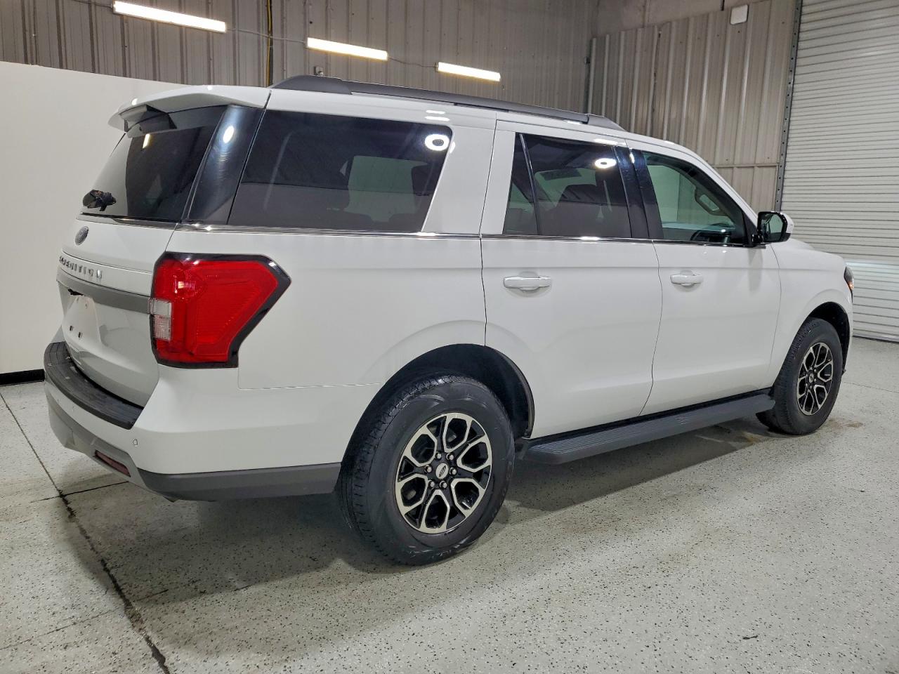 2024 FORD EXPEDITION XLT photo 3