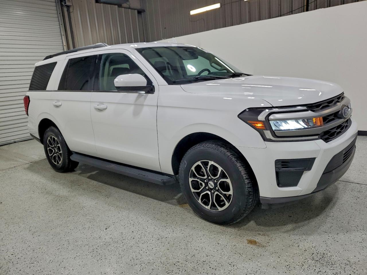 2024 FORD EXPEDITION XLT photo 4