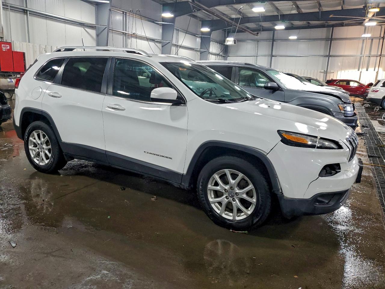 2016 JEEP CHEROKEE LATITUDE photo 4