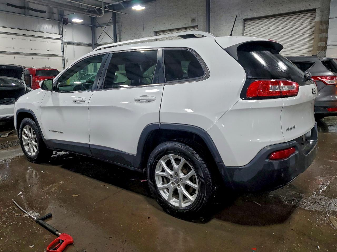2016 JEEP CHEROKEE LATITUDE photo 2