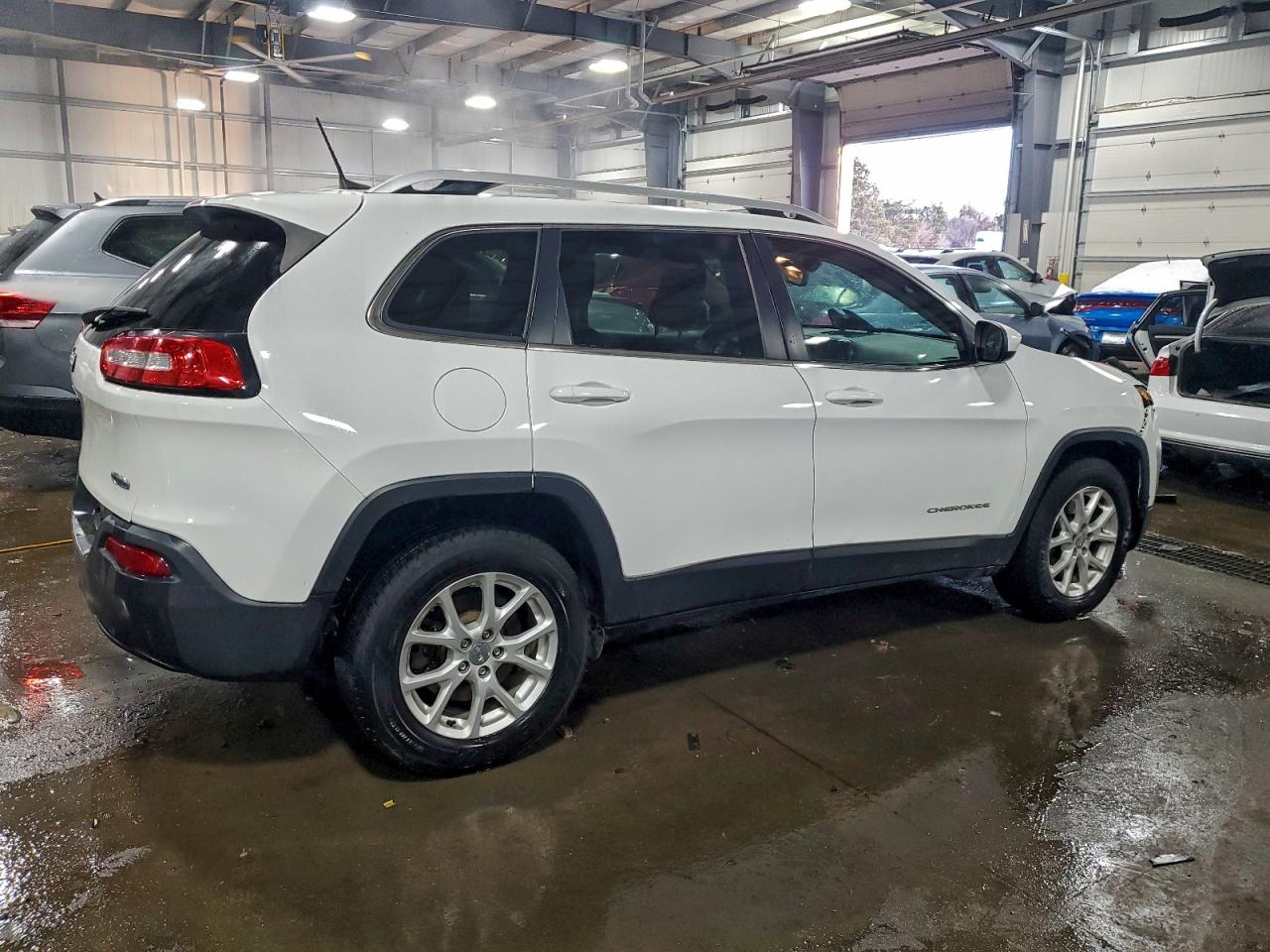 2016 JEEP CHEROKEE LATITUDE photo 3
