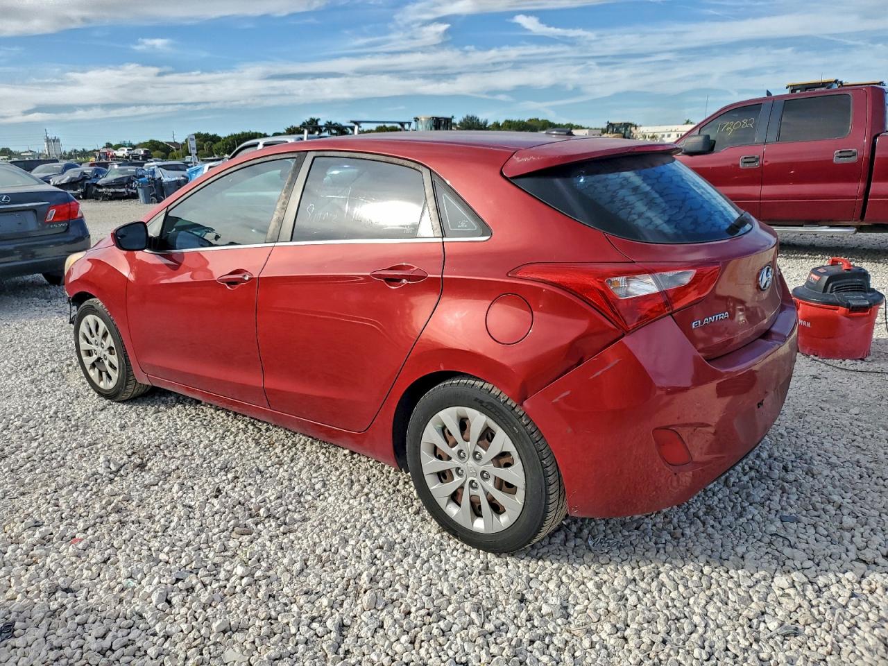 2017 HYUNDAI ELANTRA GT photo 3