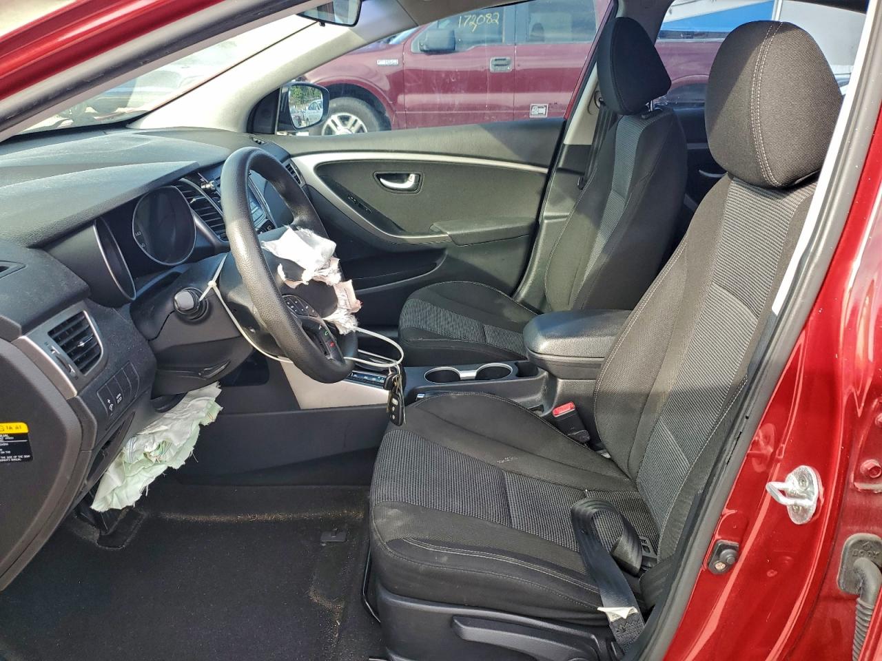 2017 HYUNDAI ELANTRA GT photo 13