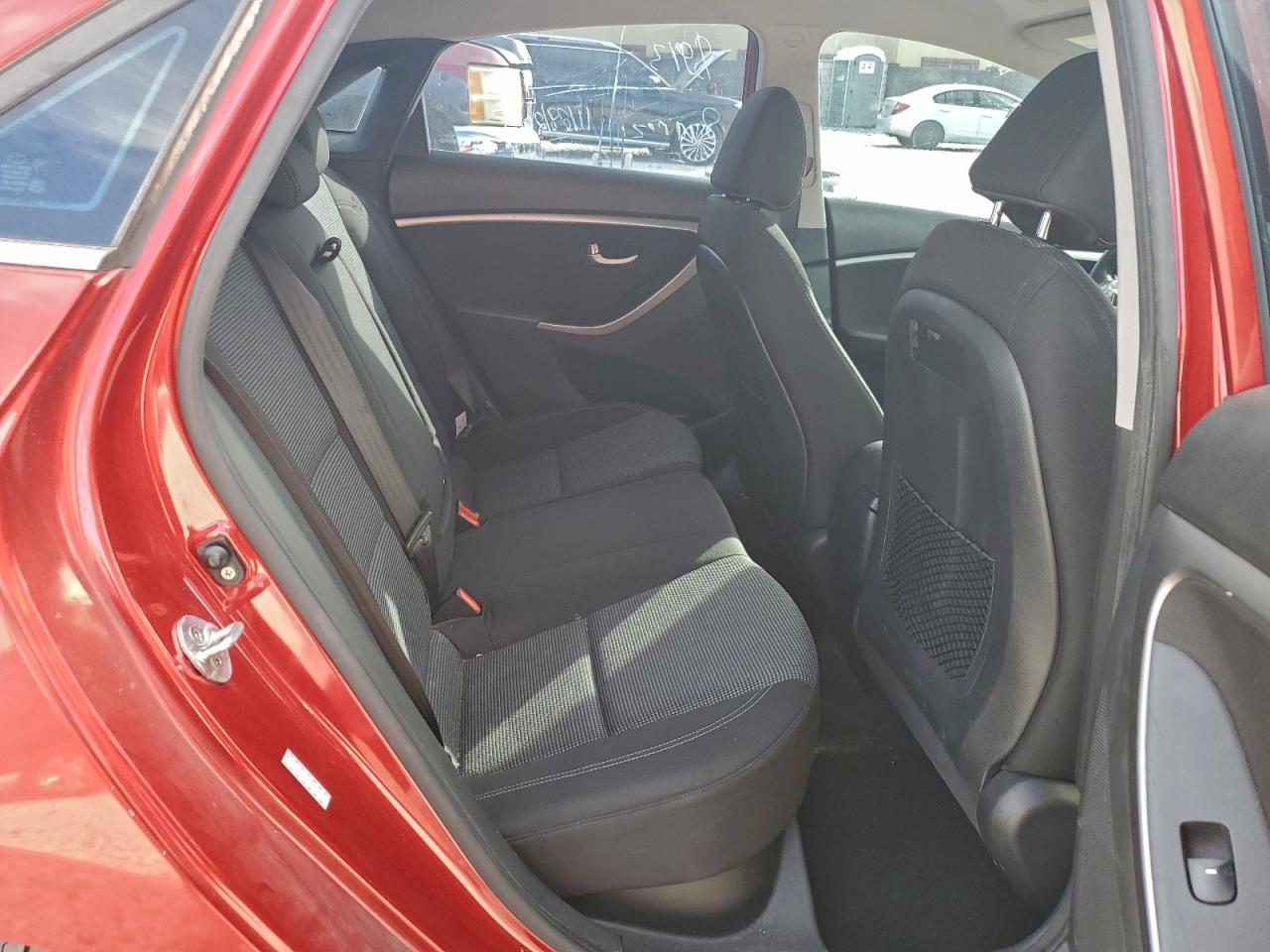 2017 HYUNDAI ELANTRA GT photo 19