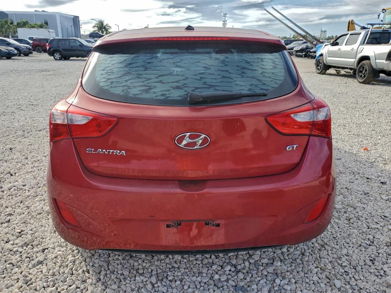 2017 HYUNDAI ELANTRA GT photo 11