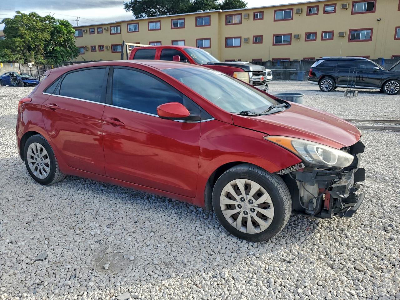 2017 HYUNDAI ELANTRA GT photo 7
