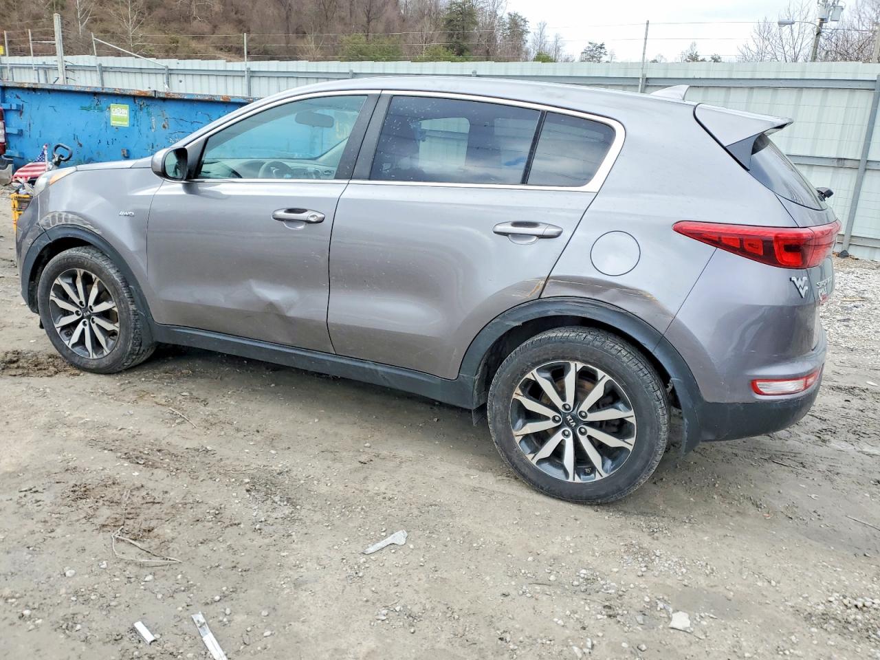 2017 KIA SPORTAGE LX photo 4