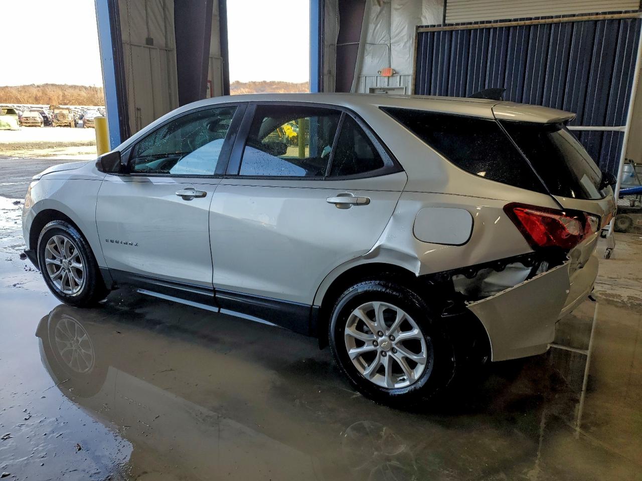 2020 CHEVROLET EQUINOX LS photo 2