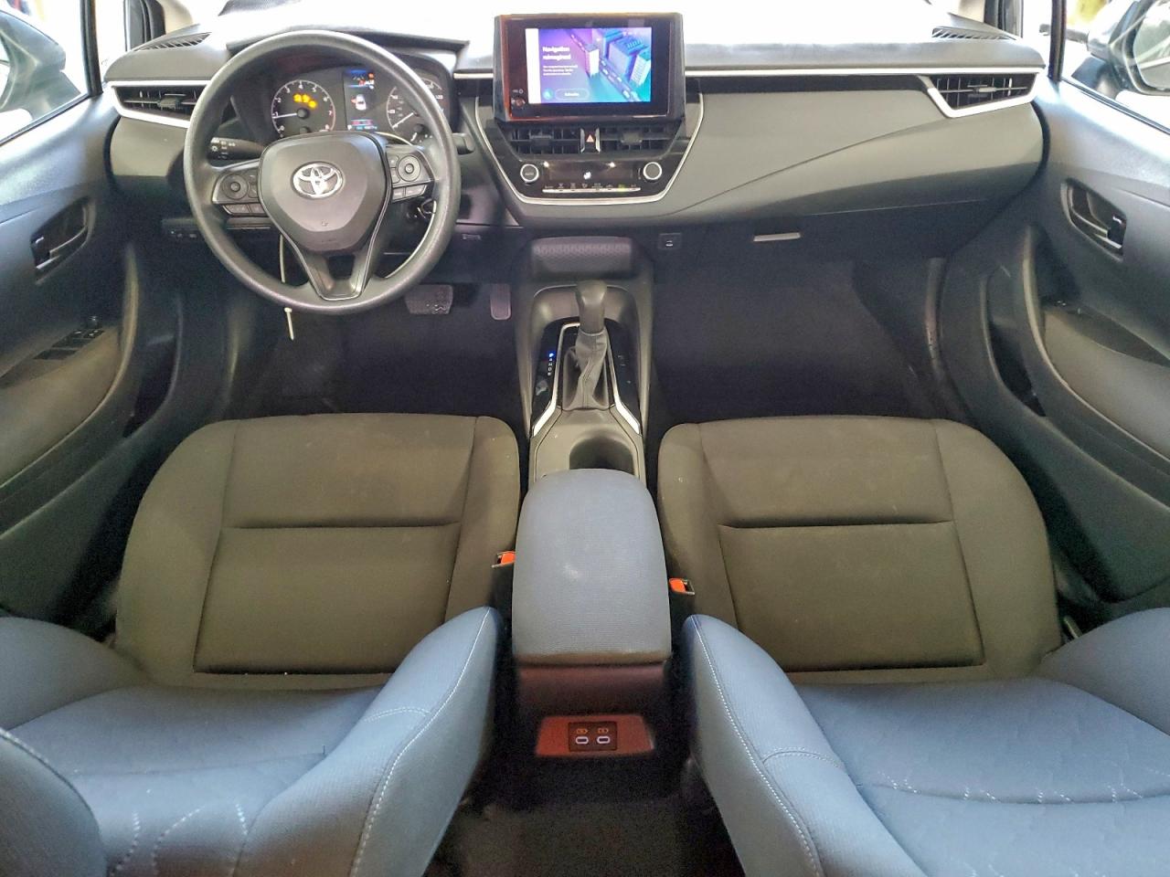 2025 TOYOTA COROLLA LE photo 8