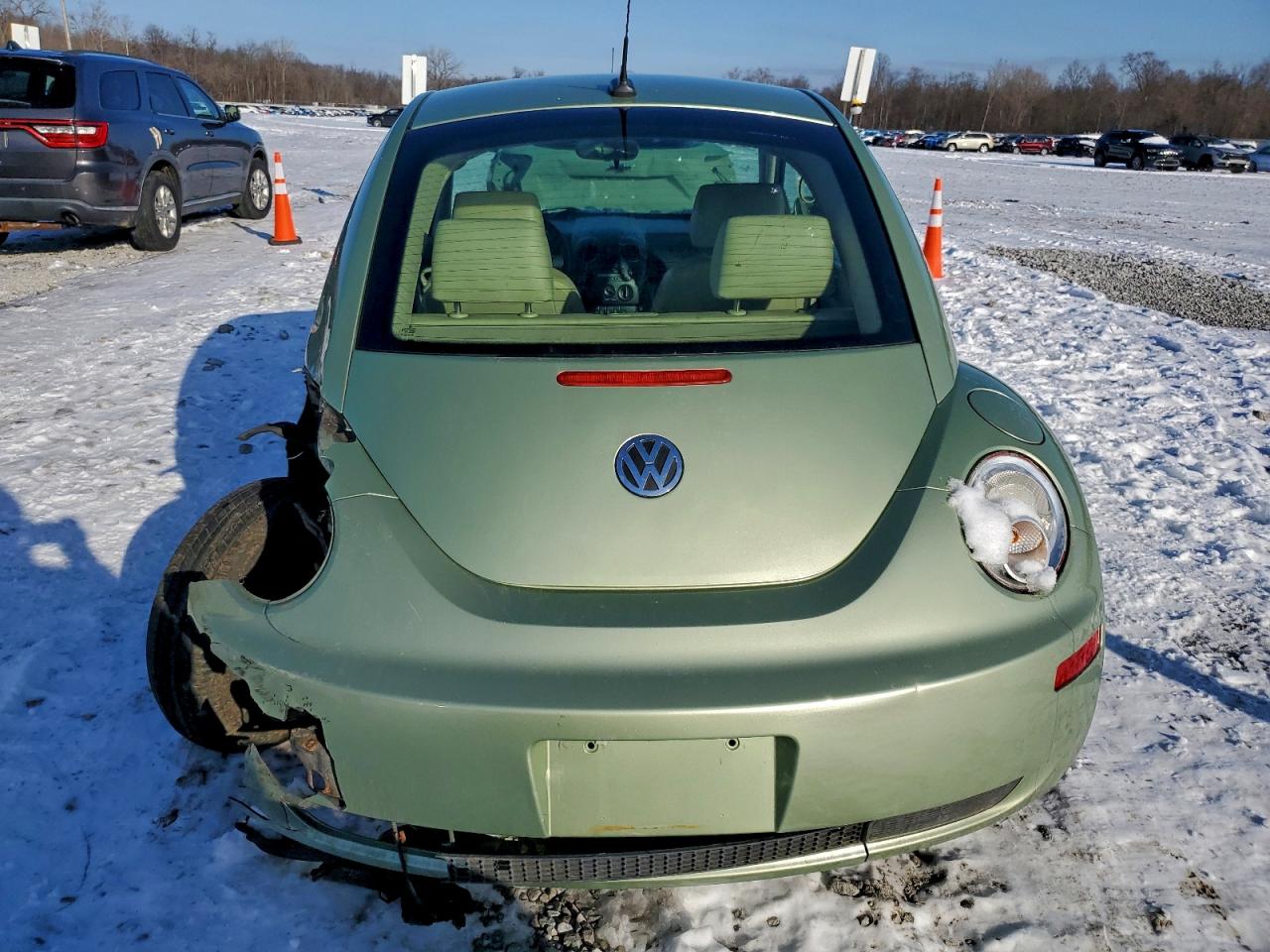 2009 VOLKSWAGEN NEW BEETLE S photo 6