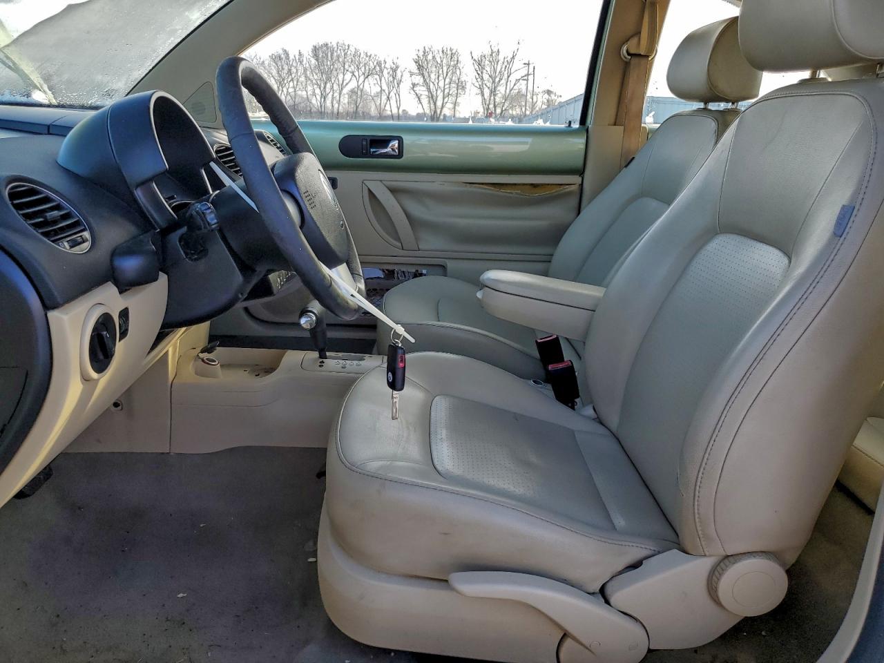 2009 VOLKSWAGEN NEW BEETLE S photo 7