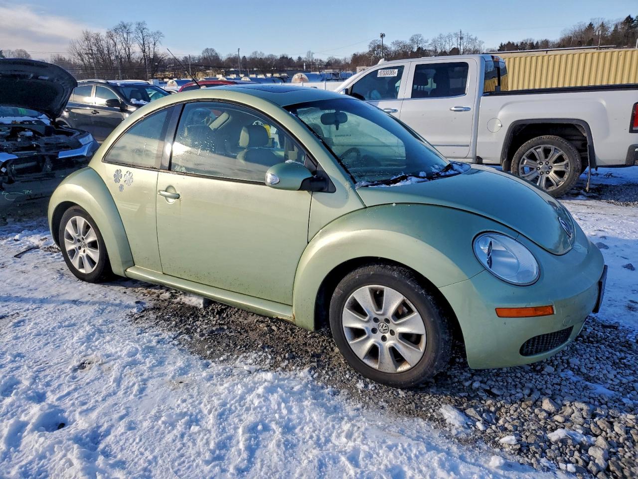 2009 VOLKSWAGEN NEW BEETLE S photo 4