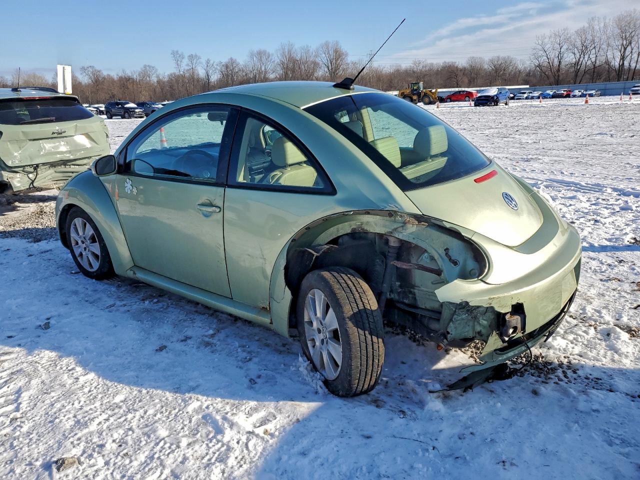 2009 VOLKSWAGEN NEW BEETLE S photo 2