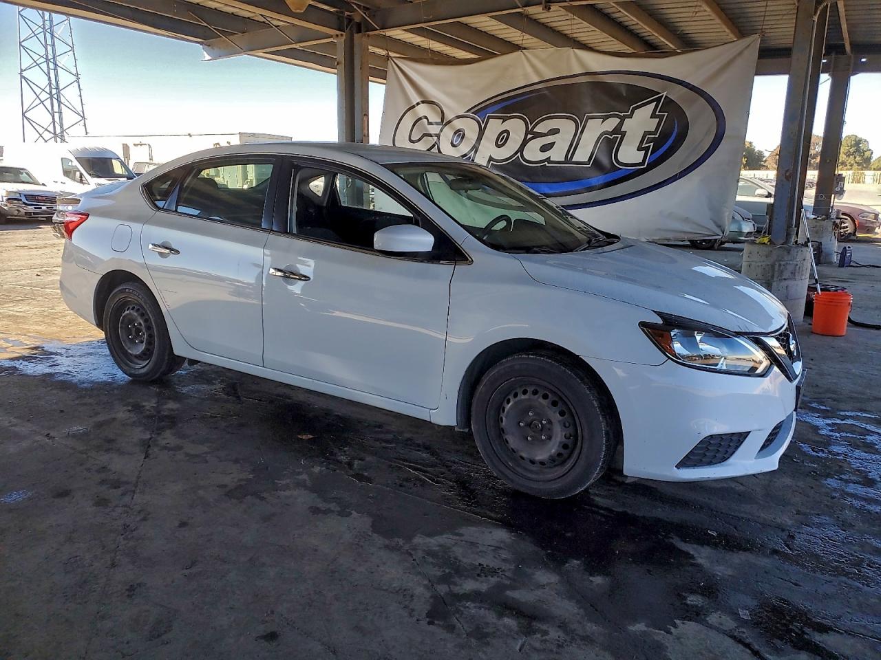2018 NISSAN SENTRA S photo 4
