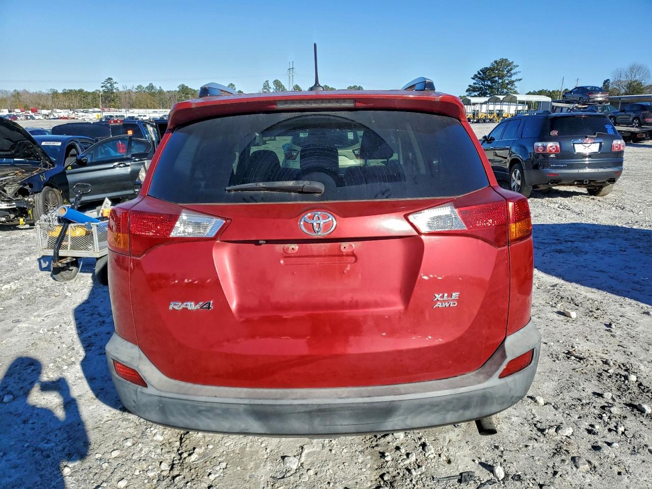 2015 TOYOTA RAV4 XLE photo 6