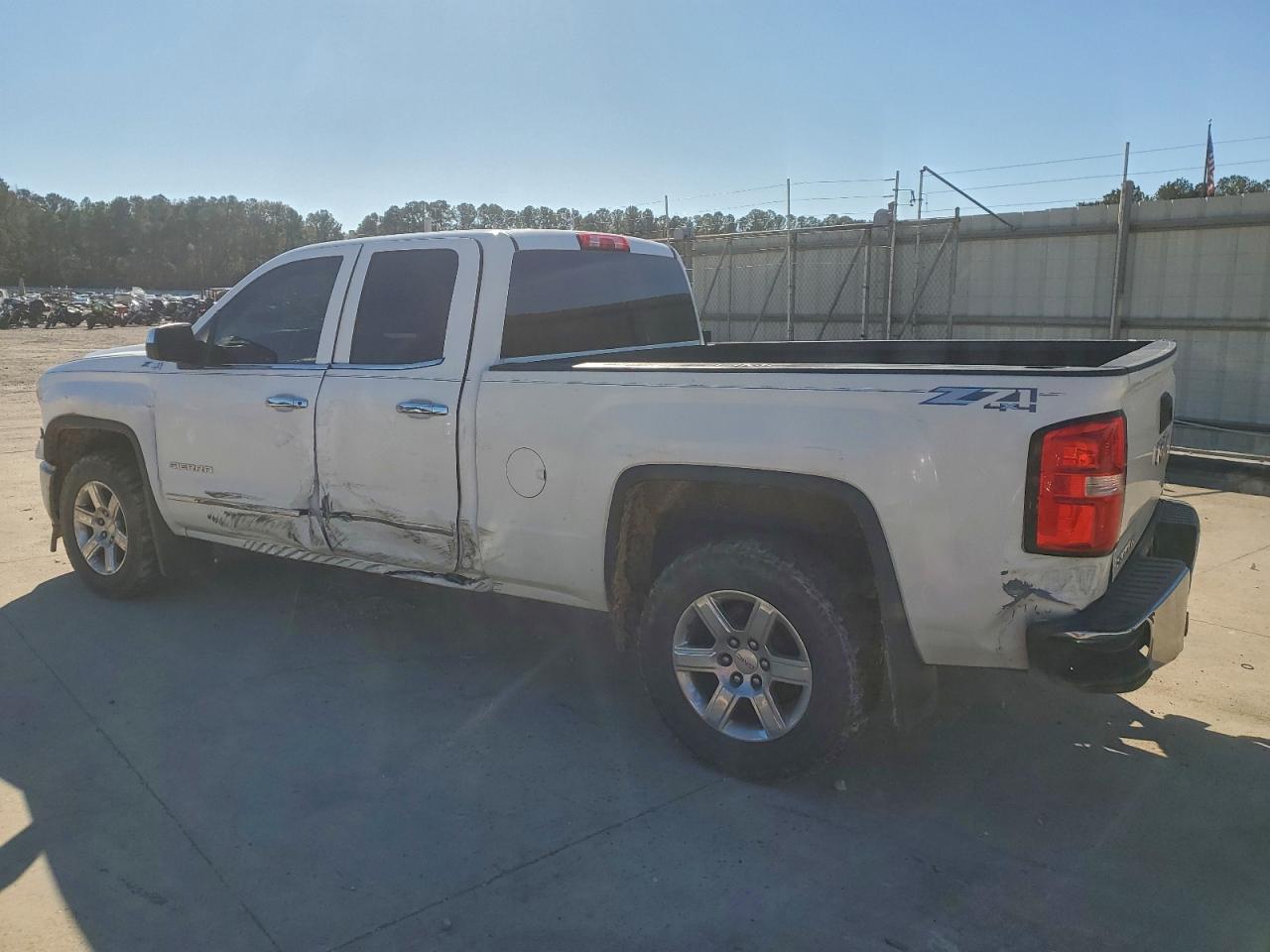2014 GMC SIERRA K1500 SLT photo 2