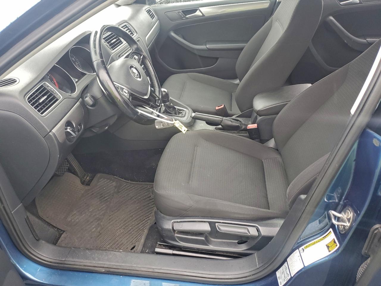 2017 VOLKSWAGEN JETTA SE photo 7