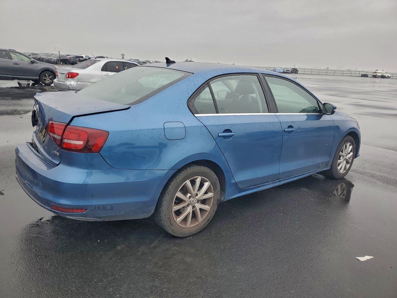 2017 VOLKSWAGEN JETTA SE photo 3