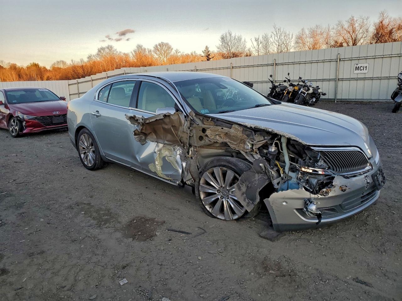 2013 LINCOLN MKS photo 7