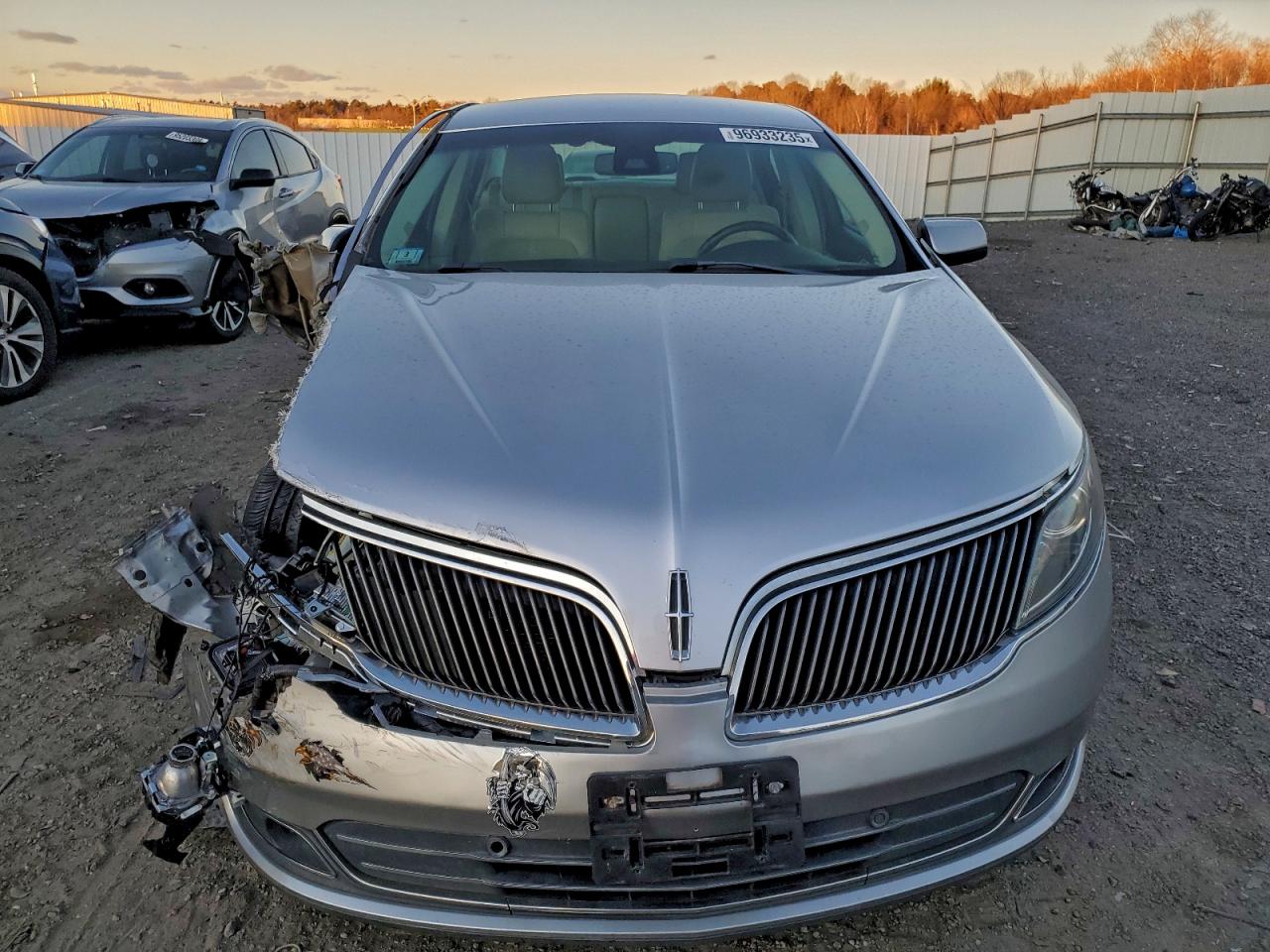 2013 LINCOLN MKS photo 9