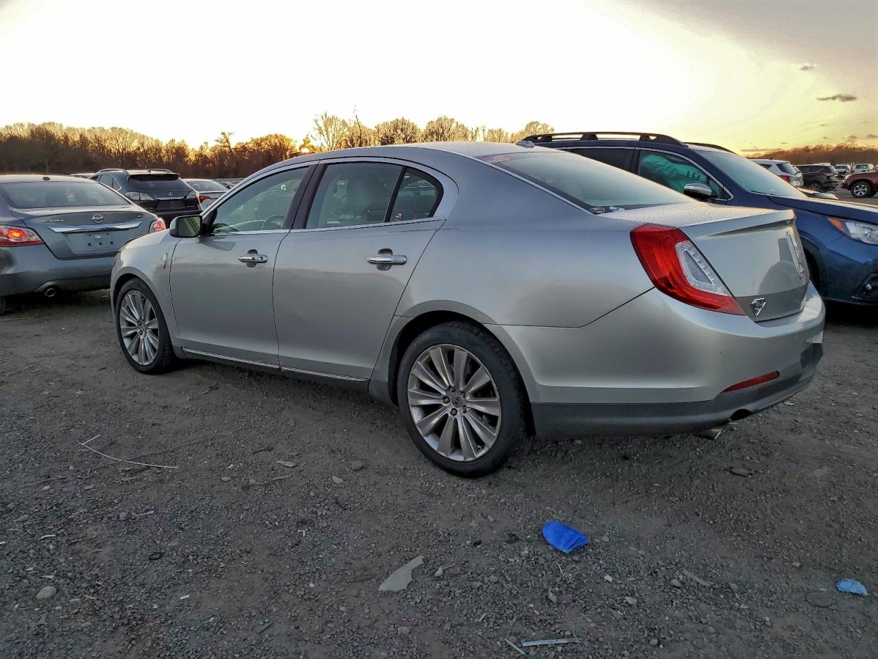 2013 LINCOLN MKS photo 3