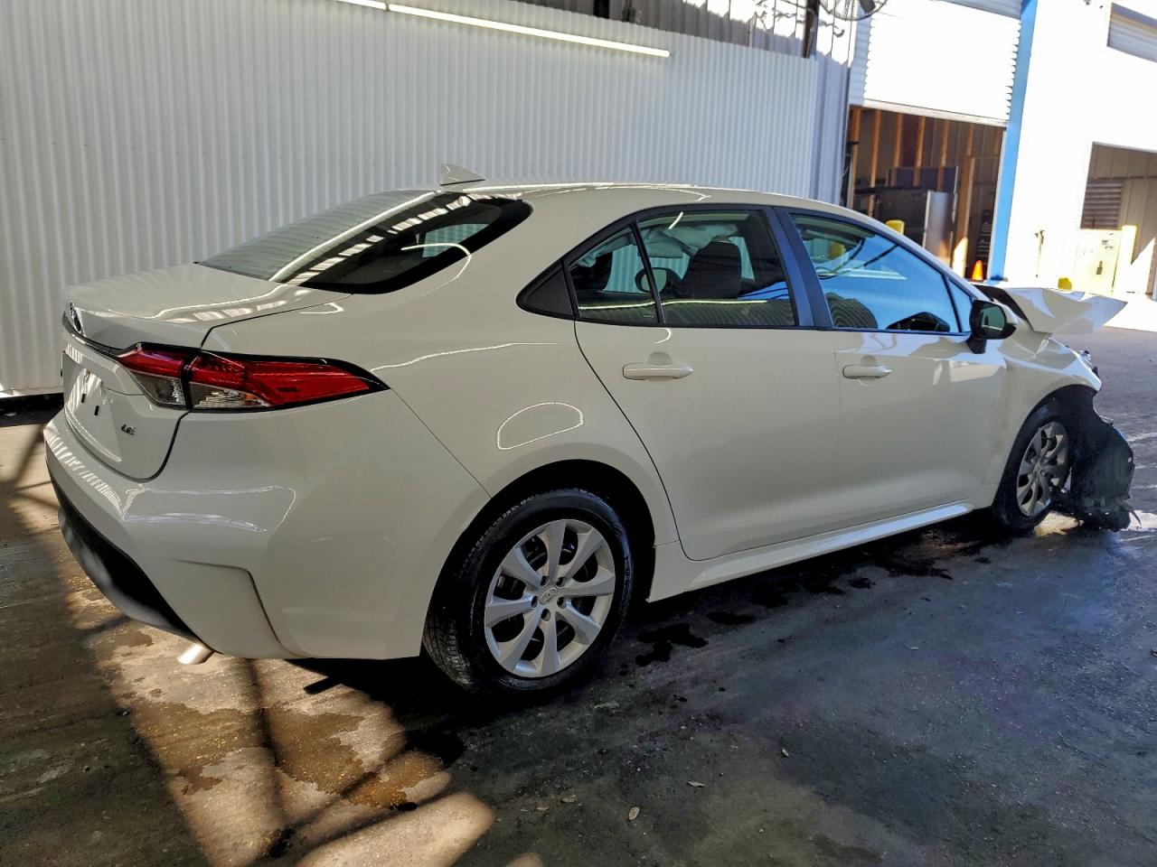 2024 TOYOTA COROLLA LE photo 3