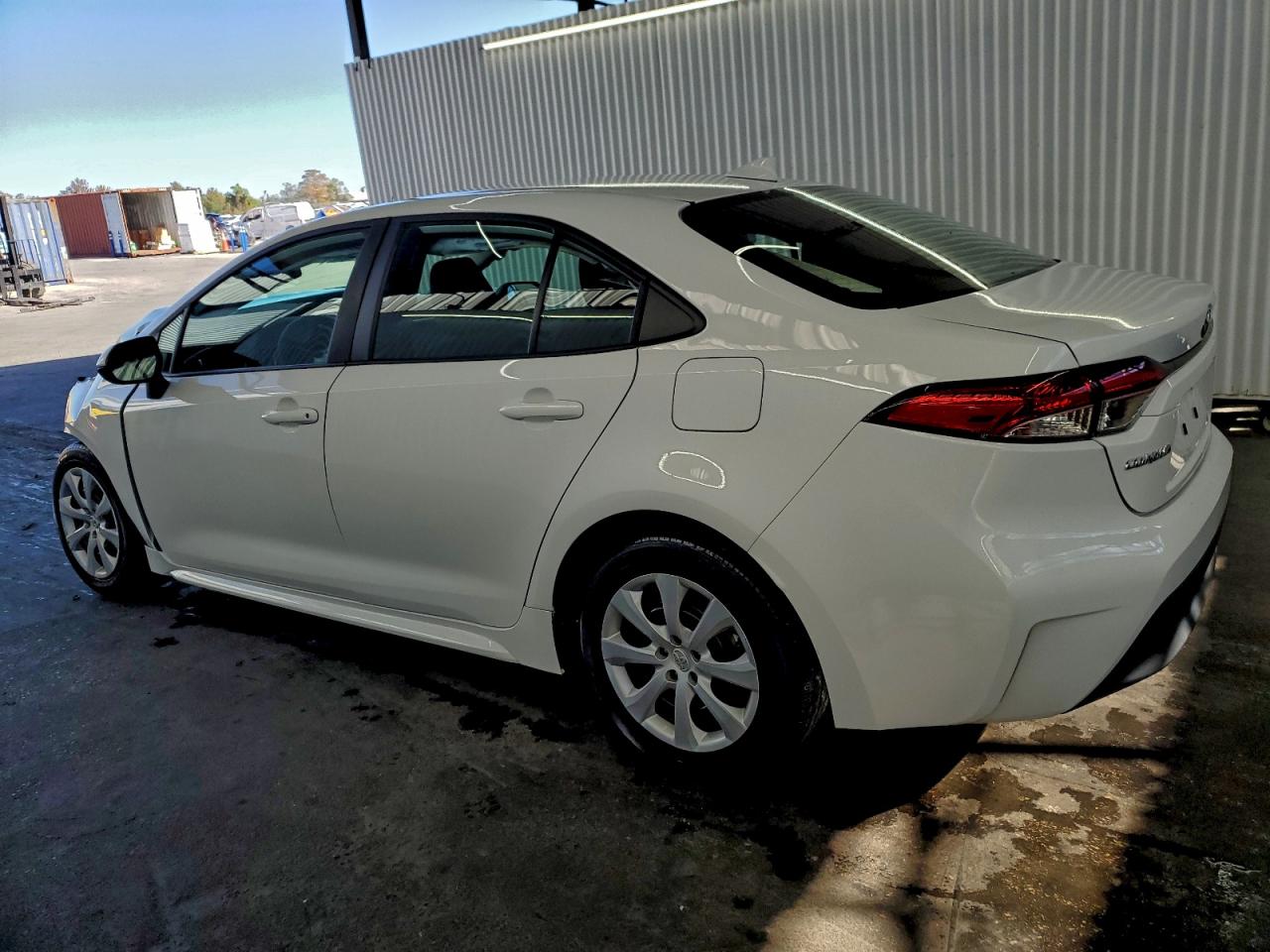 2024 TOYOTA COROLLA LE photo 2
