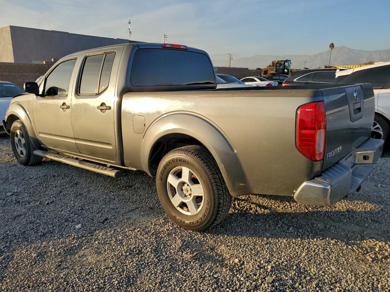 2007 NISSAN FRONTIER CREW CAB LE photo 2