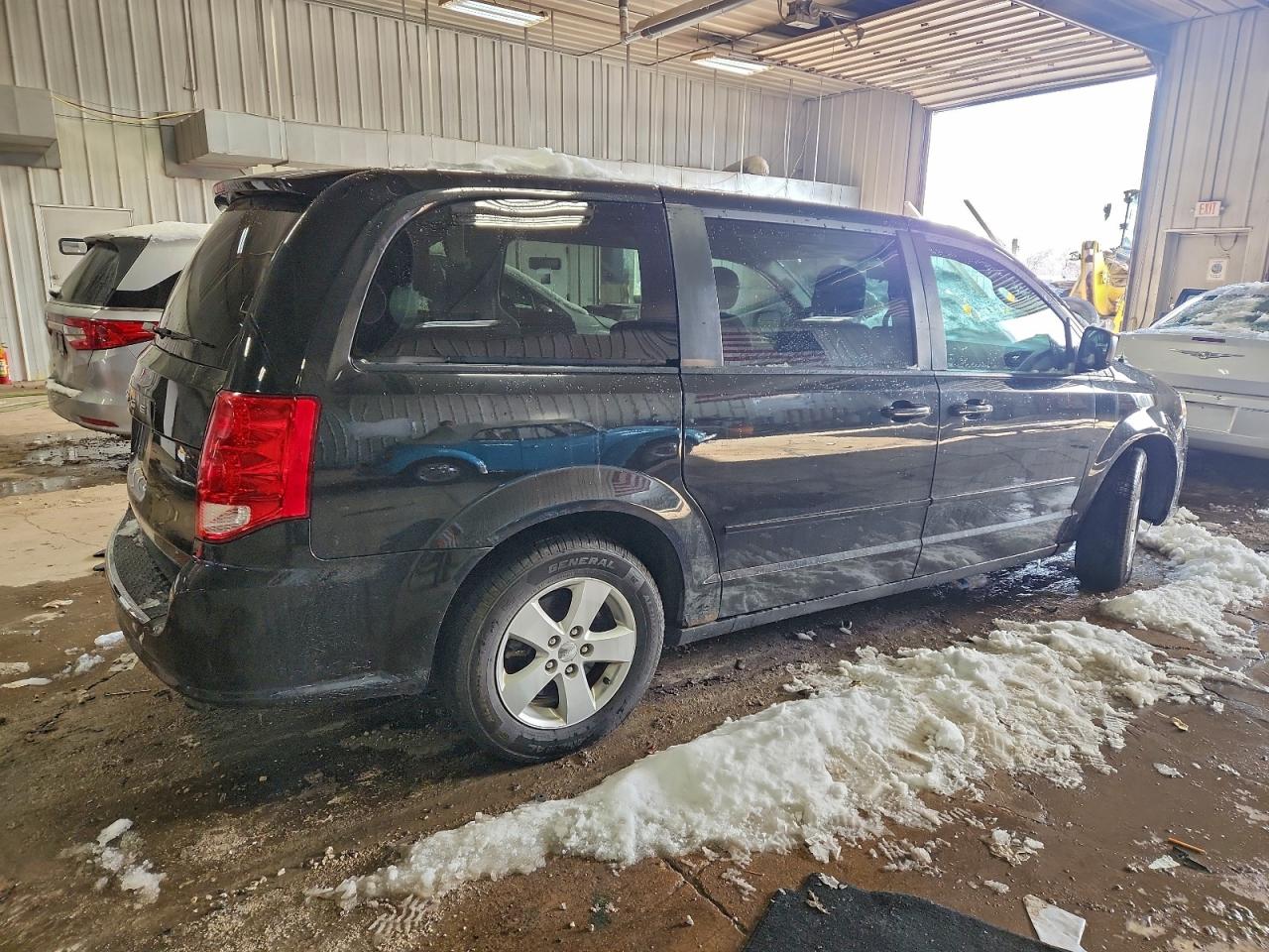 2013 DODGE GRAND CARAVAN SE photo 3