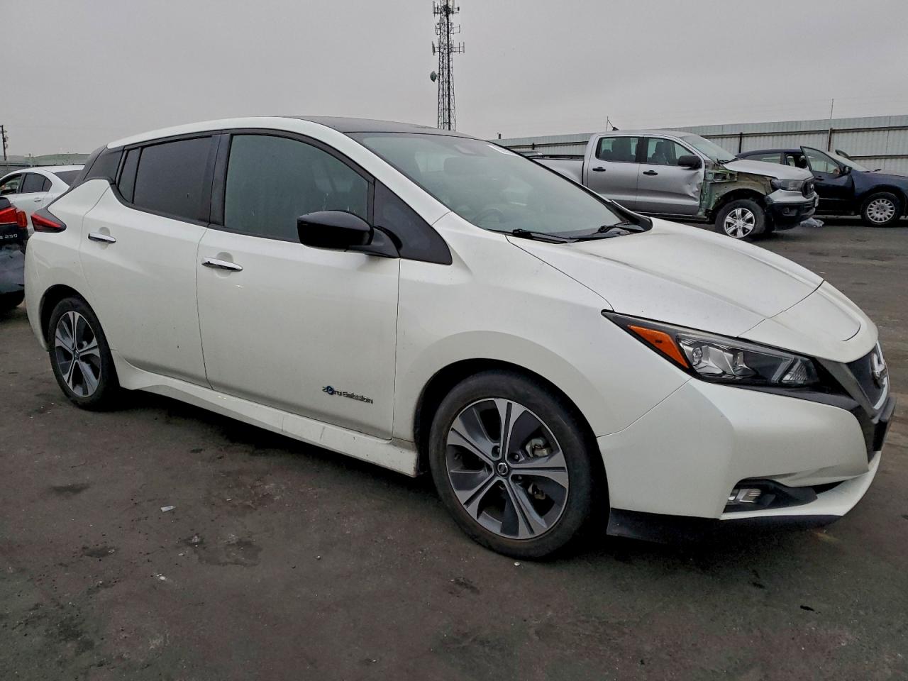 2019 NISSAN LEAF S photo 4