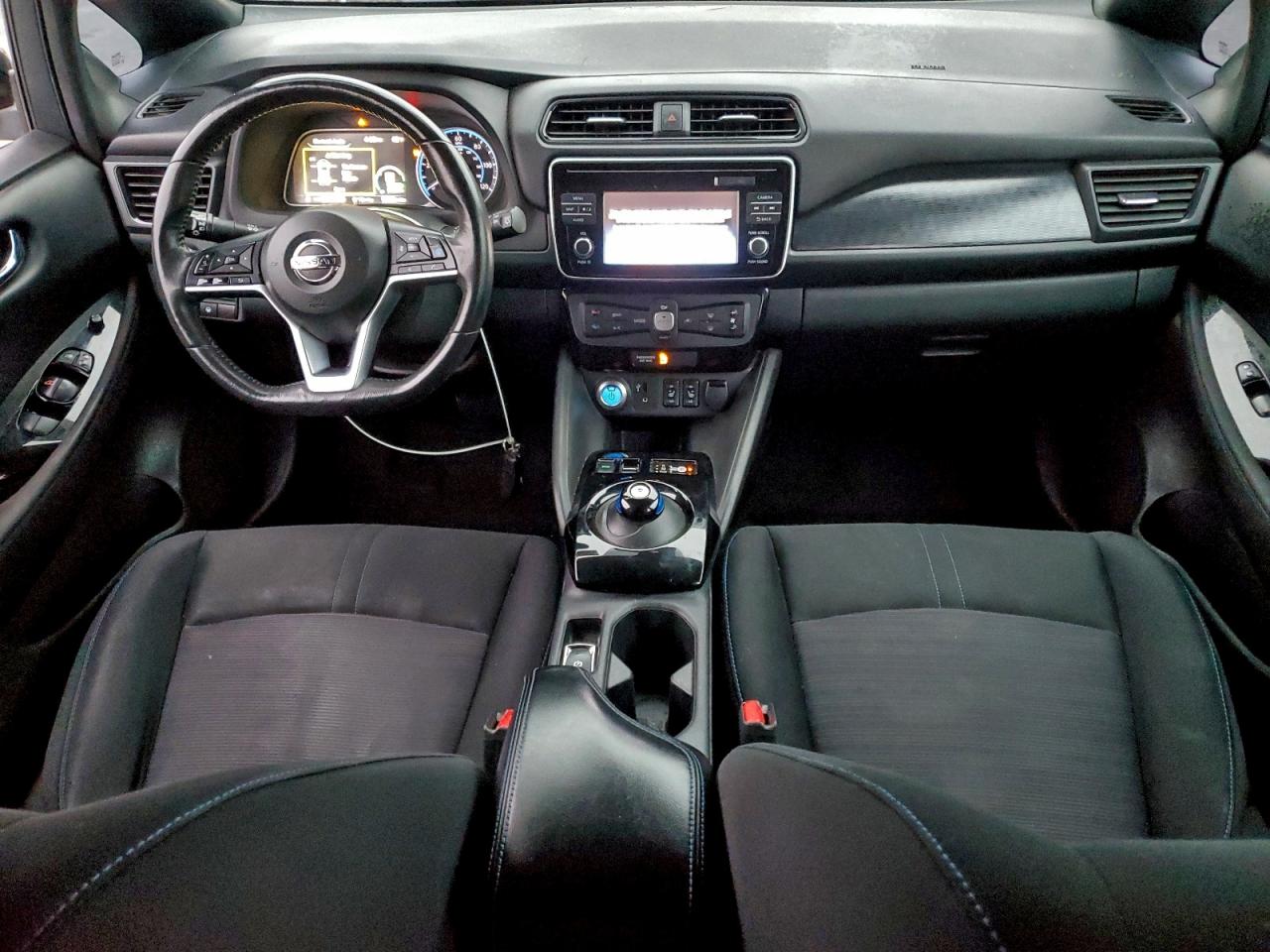 2019 NISSAN LEAF S photo 8
