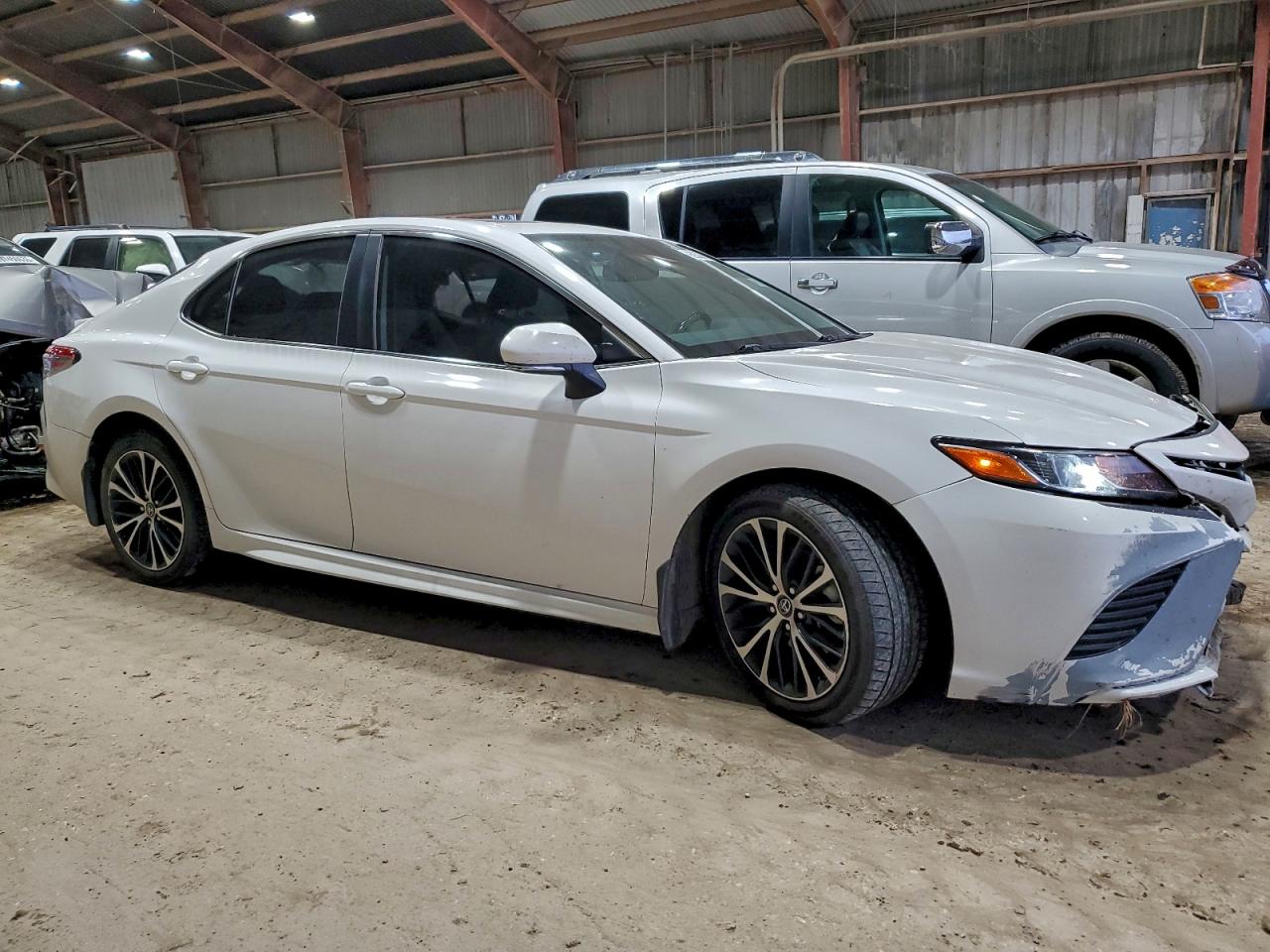 2019 TOYOTA CAMRY L photo 4