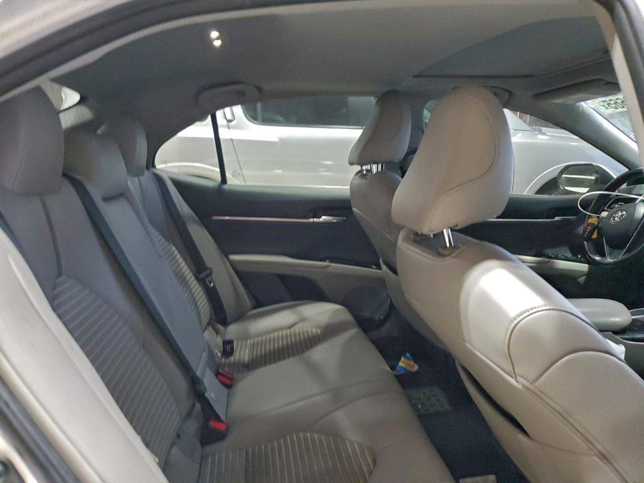 2019 TOYOTA CAMRY L photo 10