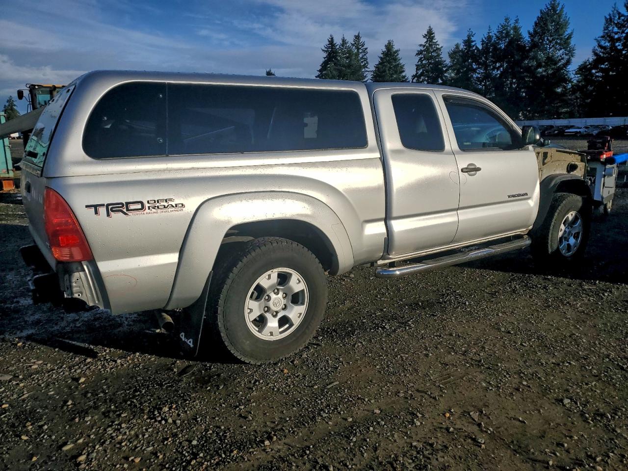 2013 TOYOTA TACOMA photo 3