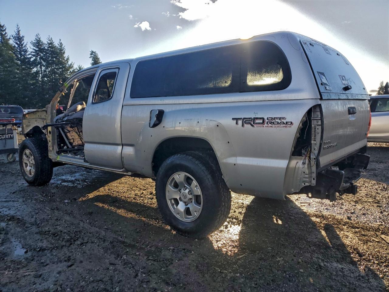 2013 TOYOTA TACOMA photo 2