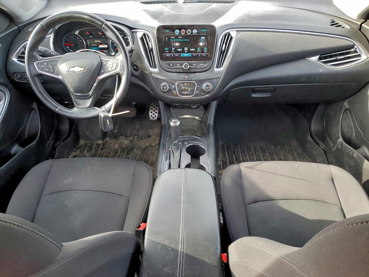 2017 CHEVROLET MALIBU LT photo 8