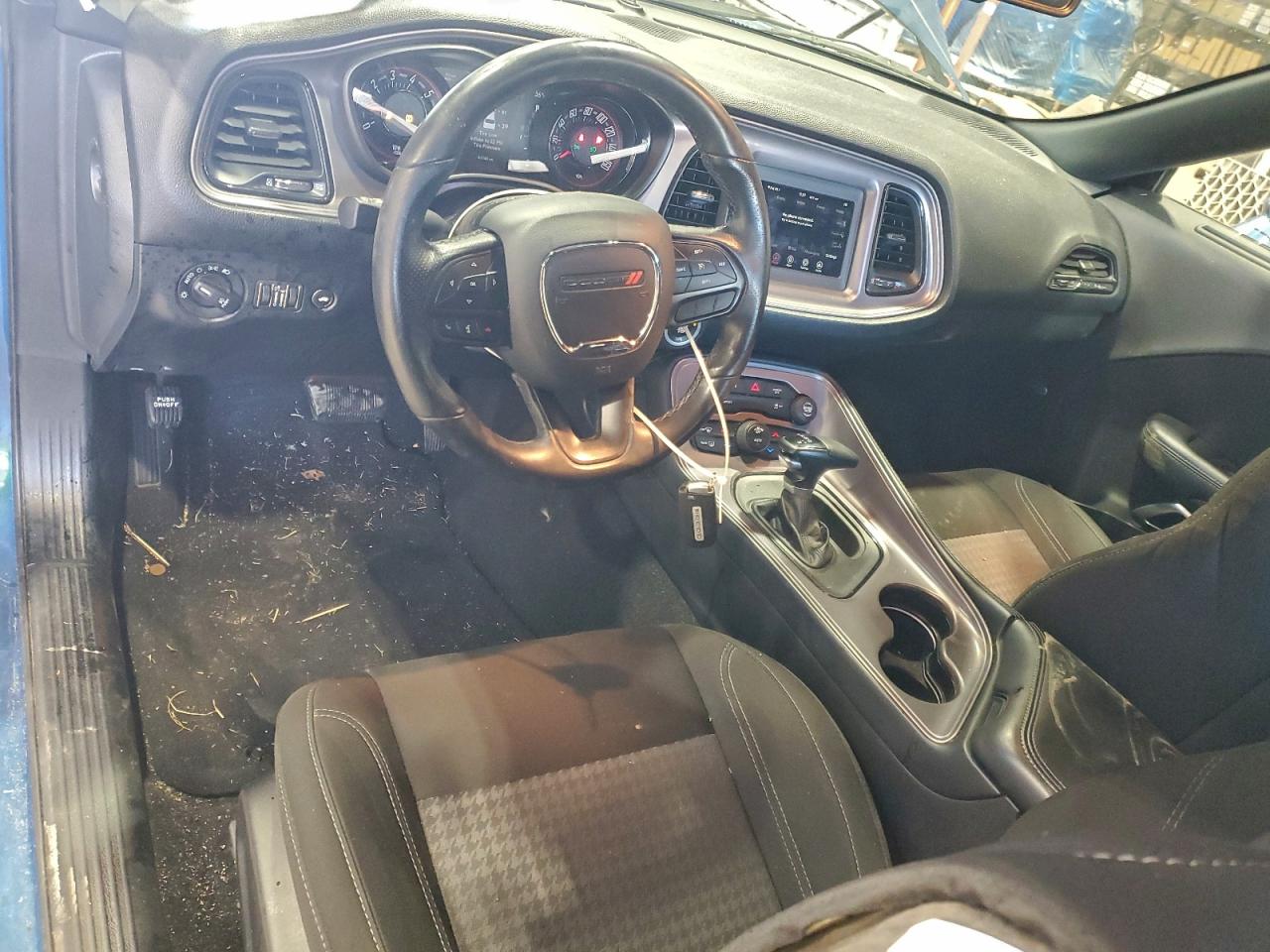 2023 DODGE CHALLENGER SXT photo 8