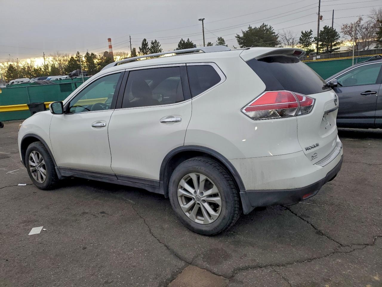 2014 NISSAN ROGUE S photo 2