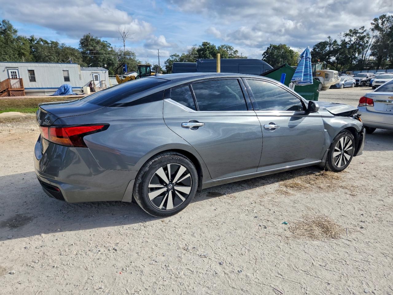 2019 NISSAN ALTIMA SV photo 3