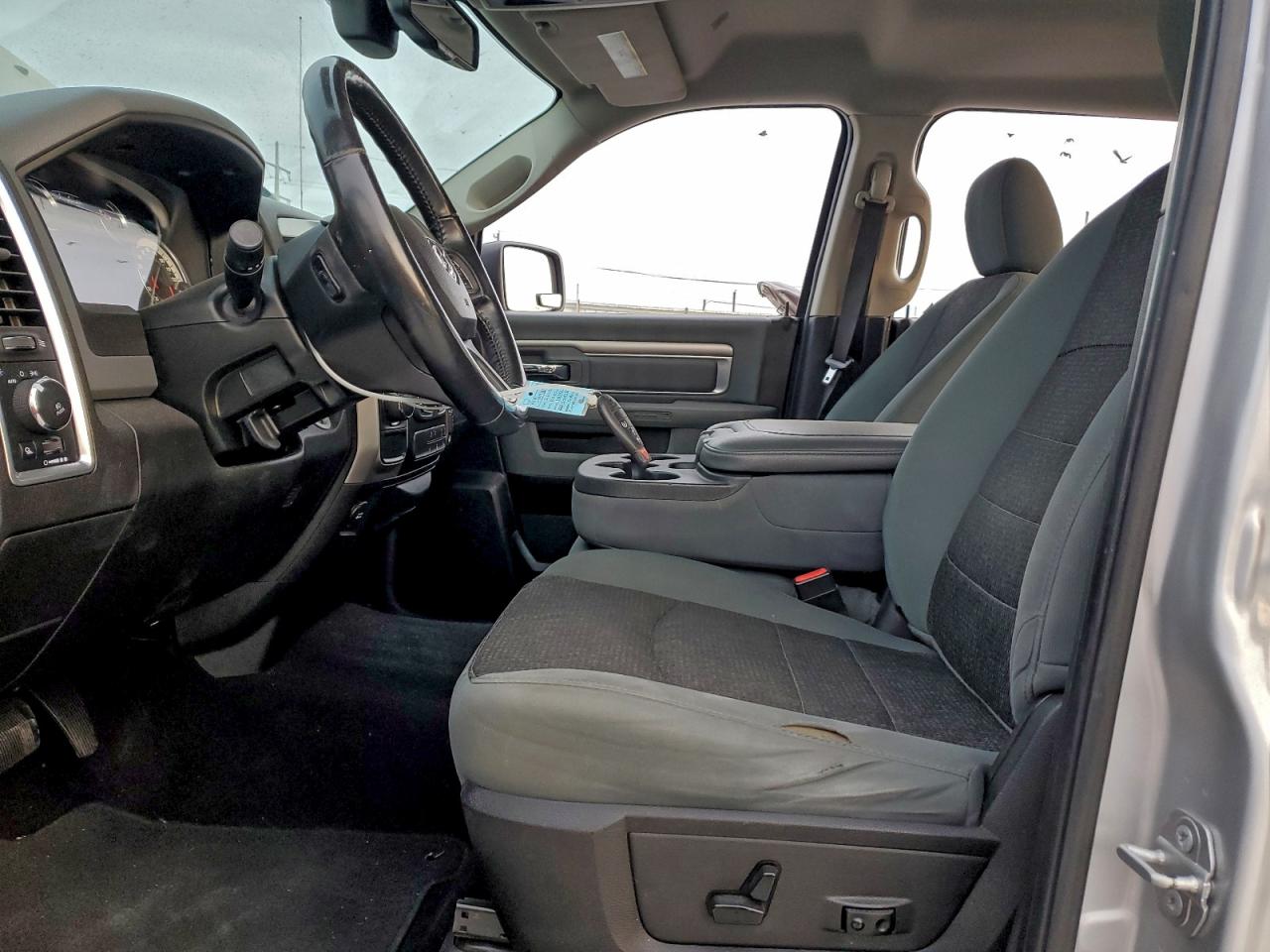 2019 RAM 1500 CLASSIC SLT photo 7