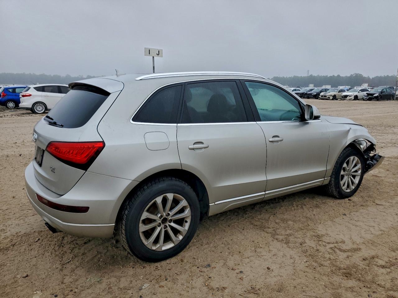 2013 AUDI Q5 PREMIUM photo 3