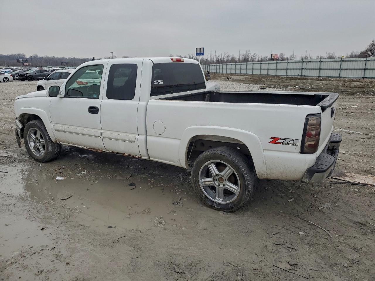 2006 CHEVROLET SILVERADO K1500 photo 2