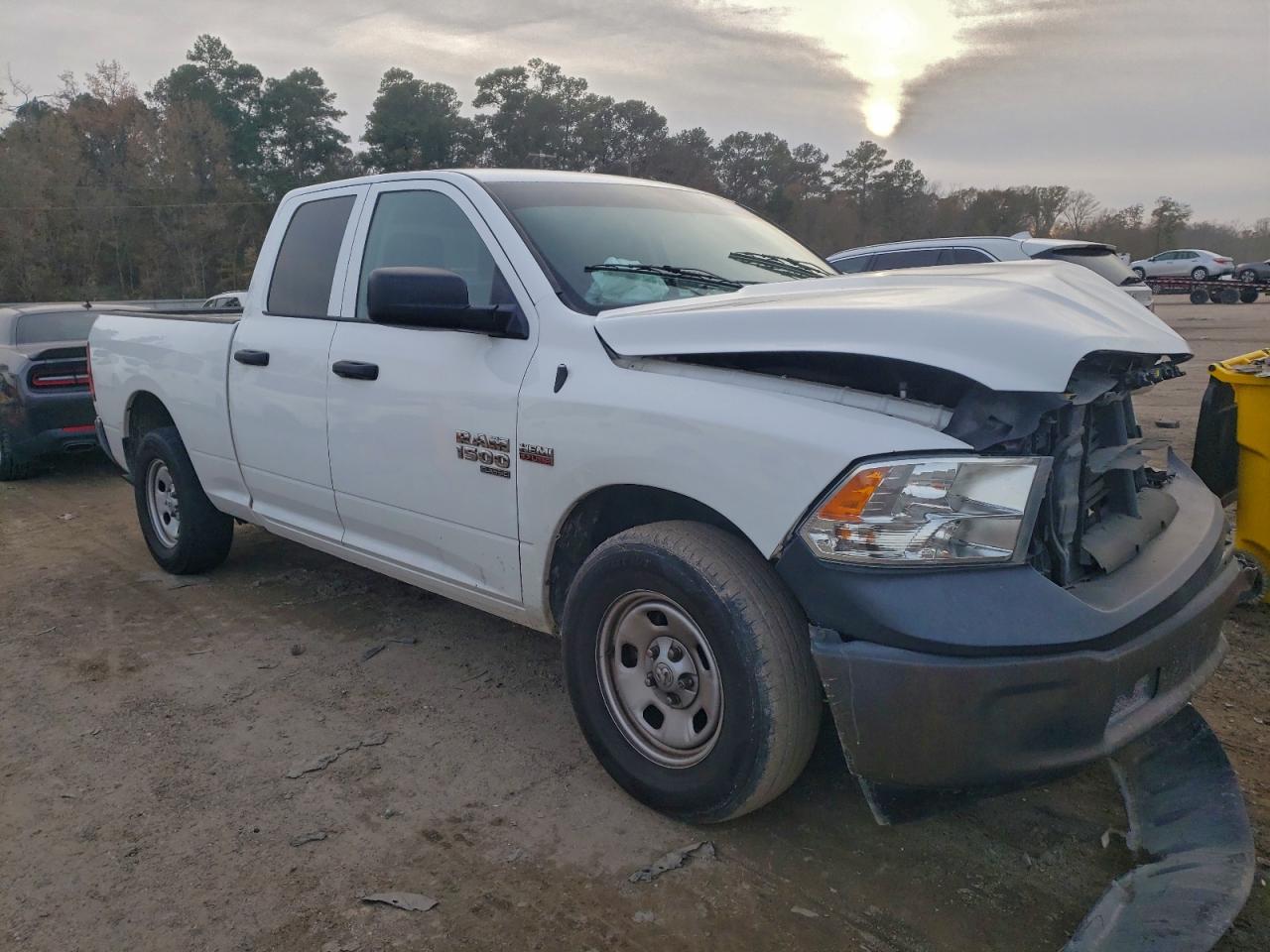 2019 RAM 1500 CLASSIC TRADESMAN photo 4