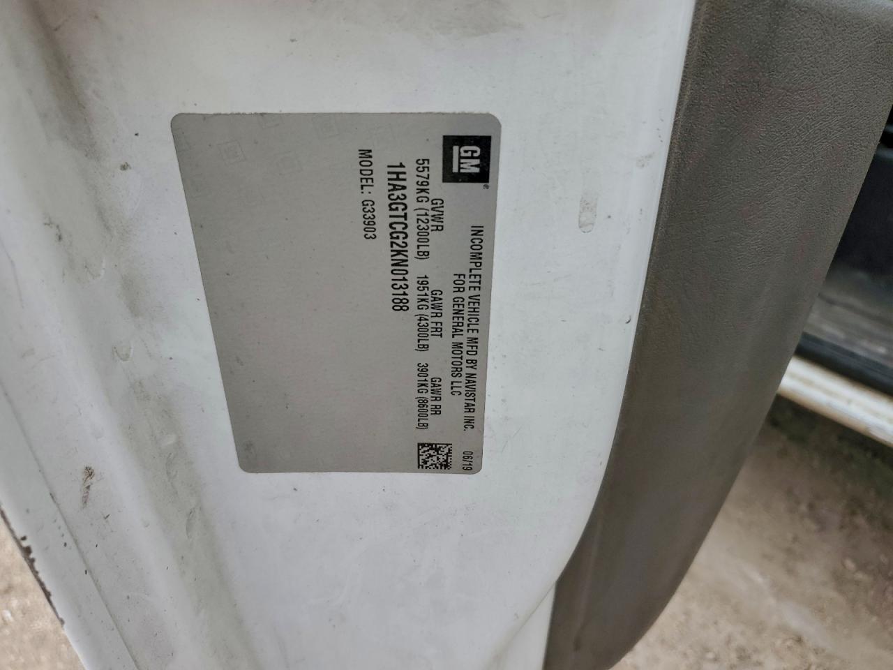 2019 CHEVROLET EXPRESS G3500 BOX TRUCK photo 23